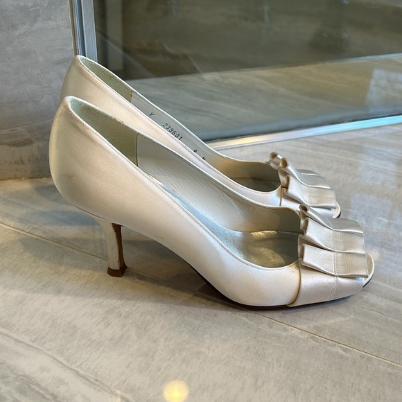 Stuart Weitzman High Heels - Picture 2 of 7